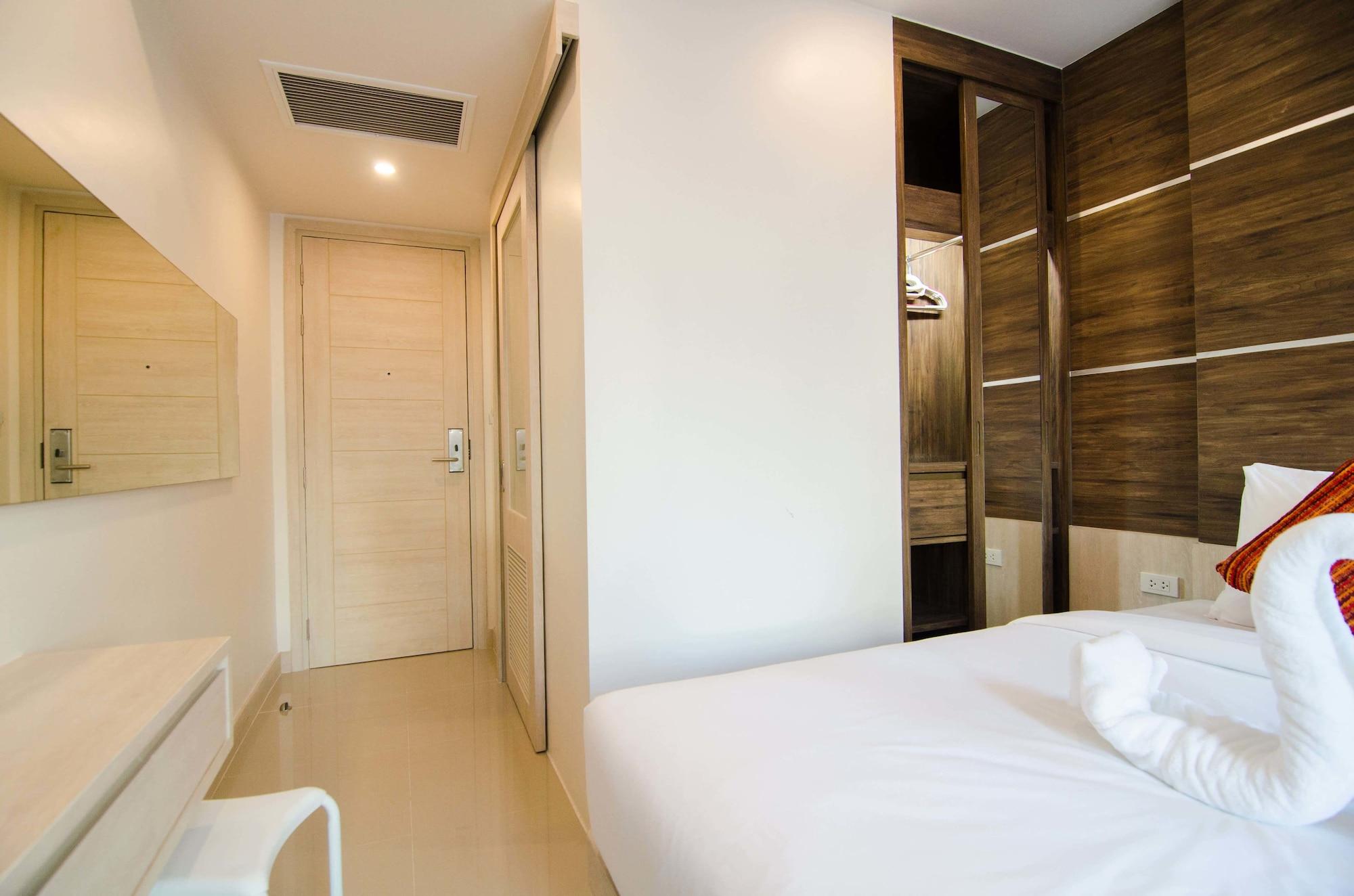 Hotel Centro One Bangla Patong Exterior foto