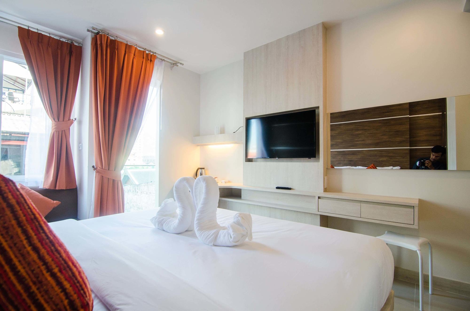 Hotel Centro One Bangla Patong Exterior foto