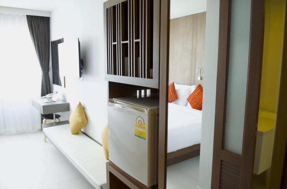 Hotel Centro One Bangla Patong Exterior foto