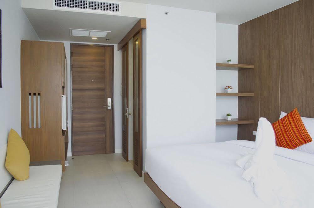 Hotel Centro One Bangla Patong Exterior foto