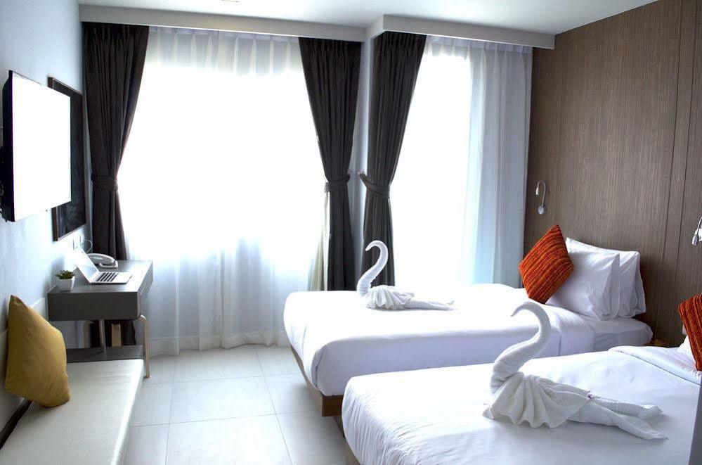Hotel Centro One Bangla Patong Exterior foto